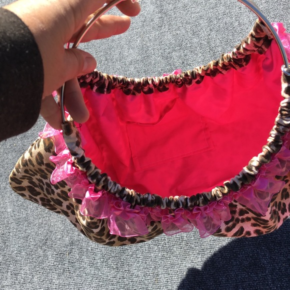 Handmade Leopard Round Bag - Picture 4 of 5
